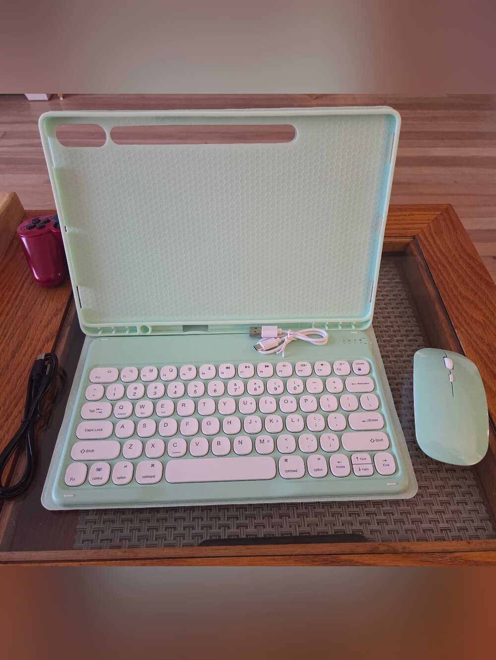 Mint Green Wireless Bluetooth Keyboard and Mouse Case for Tablets (13inch)